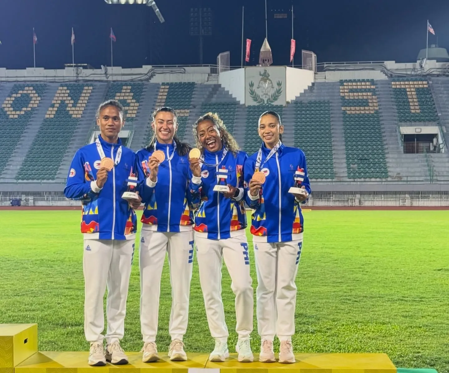 Strong Finish! Women's 4x400m Relay Team Wins Bronze